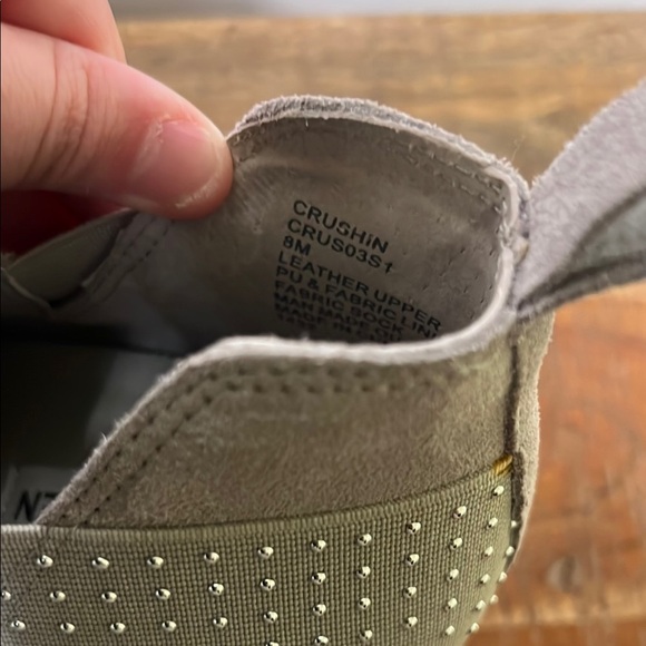 Steve Madden Wedge Gray Suede Slip-On Sneakers, Size 8 - Picture 5 of 7